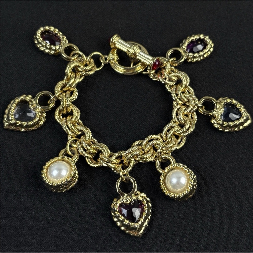 Vintage 80s Givenchy Lucite Charm Bracelet Chunky Heart Goldtone Runway SZ 6-3/4 - Picture 15 of 16